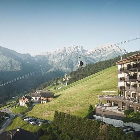 Kronplatz-Resort Hotel Kristall ヴァルダーオラ エクステリア 写真