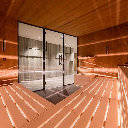 Kronplatz-Resort Hotel Kristall ヴァルダーオラ エクステリア 写真