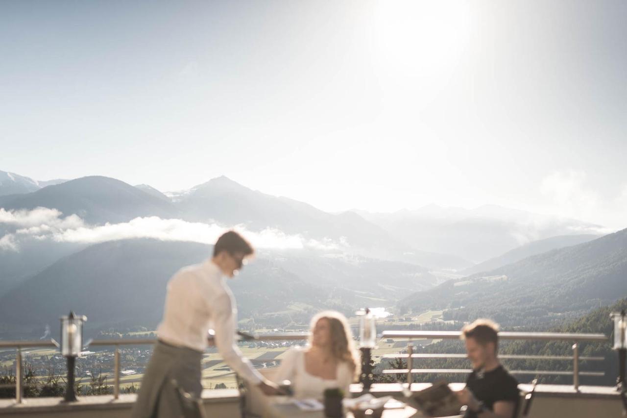 Kronplatz-Resort Hotel Kristall ヴァルダーオラ エクステリア 写真