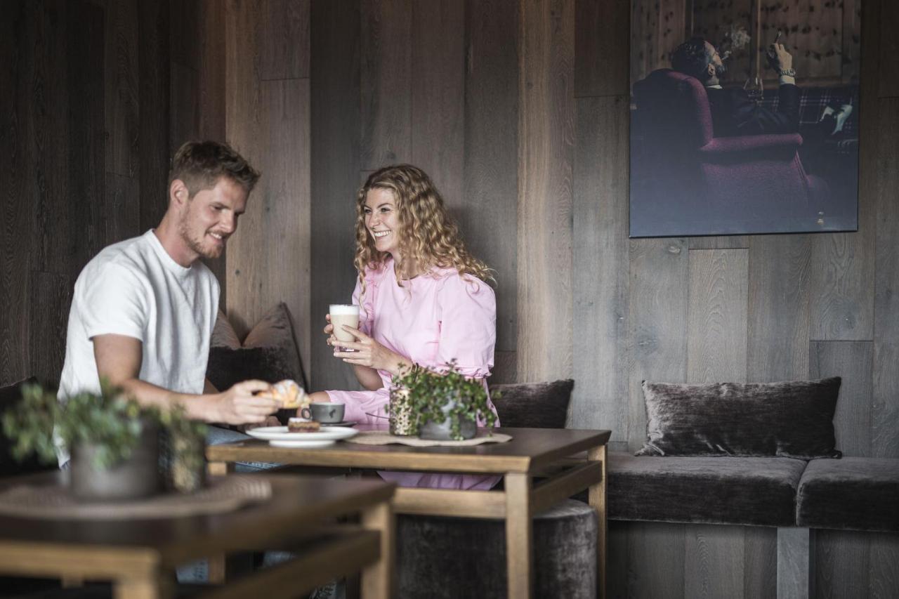 Kronplatz-Resort Hotel Kristall ヴァルダーオラ エクステリア 写真