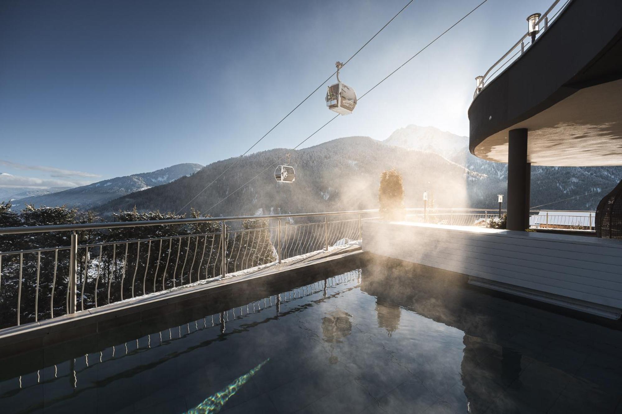 Kronplatz-Resort Hotel Kristall ヴァルダーオラ エクステリア 写真