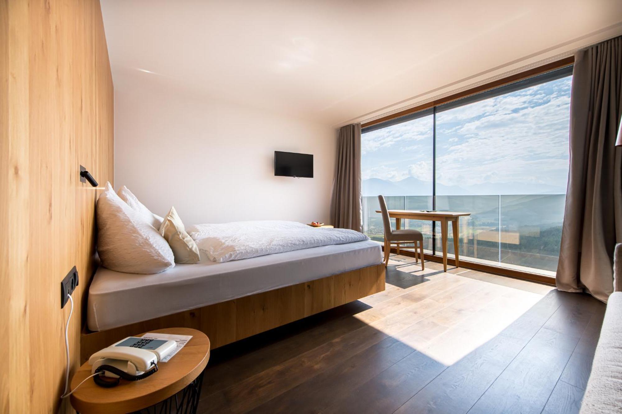 Kronplatz-Resort Hotel Kristall ヴァルダーオラ エクステリア 写真