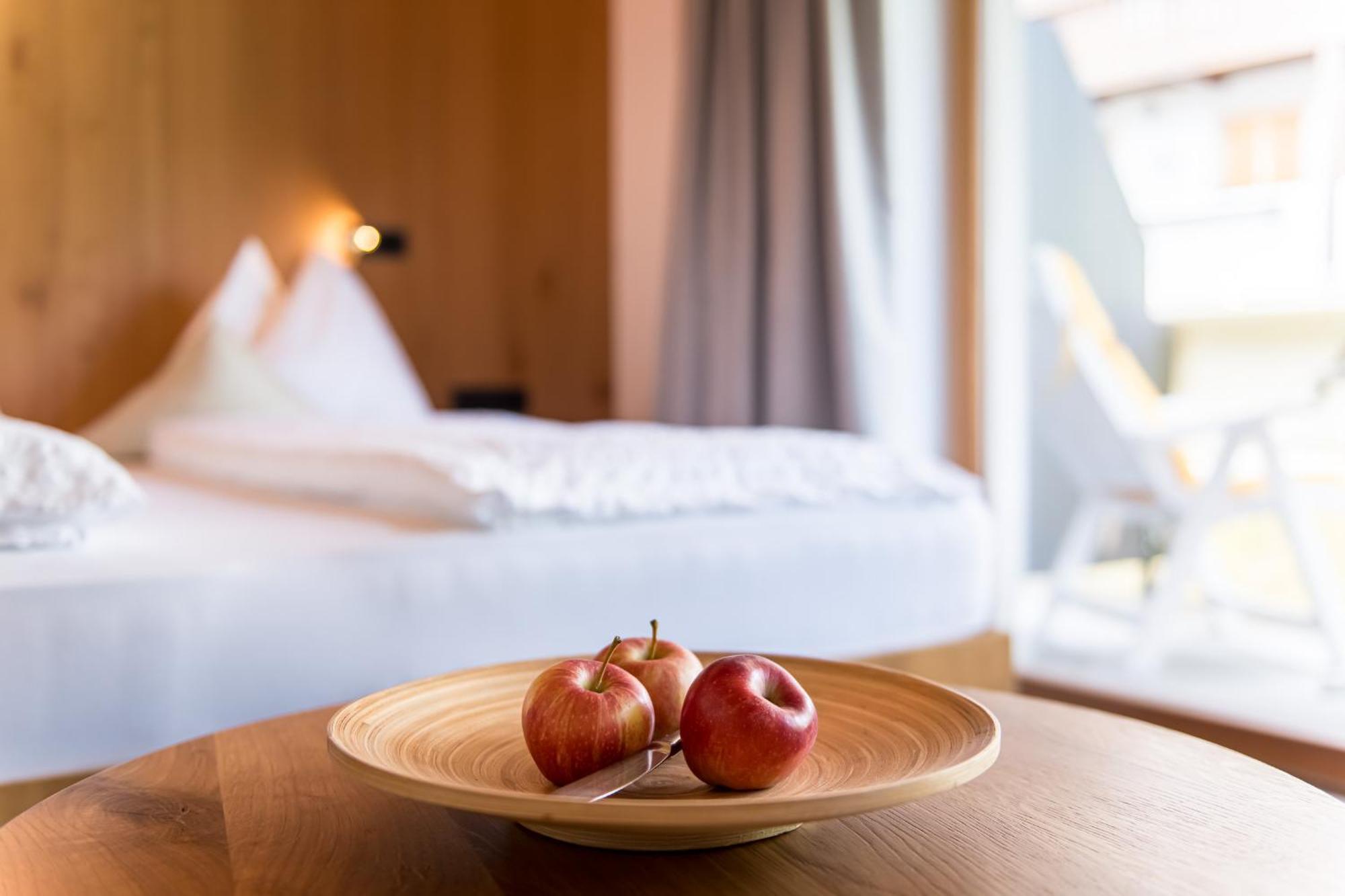 Kronplatz-Resort Hotel Kristall ヴァルダーオラ エクステリア 写真
