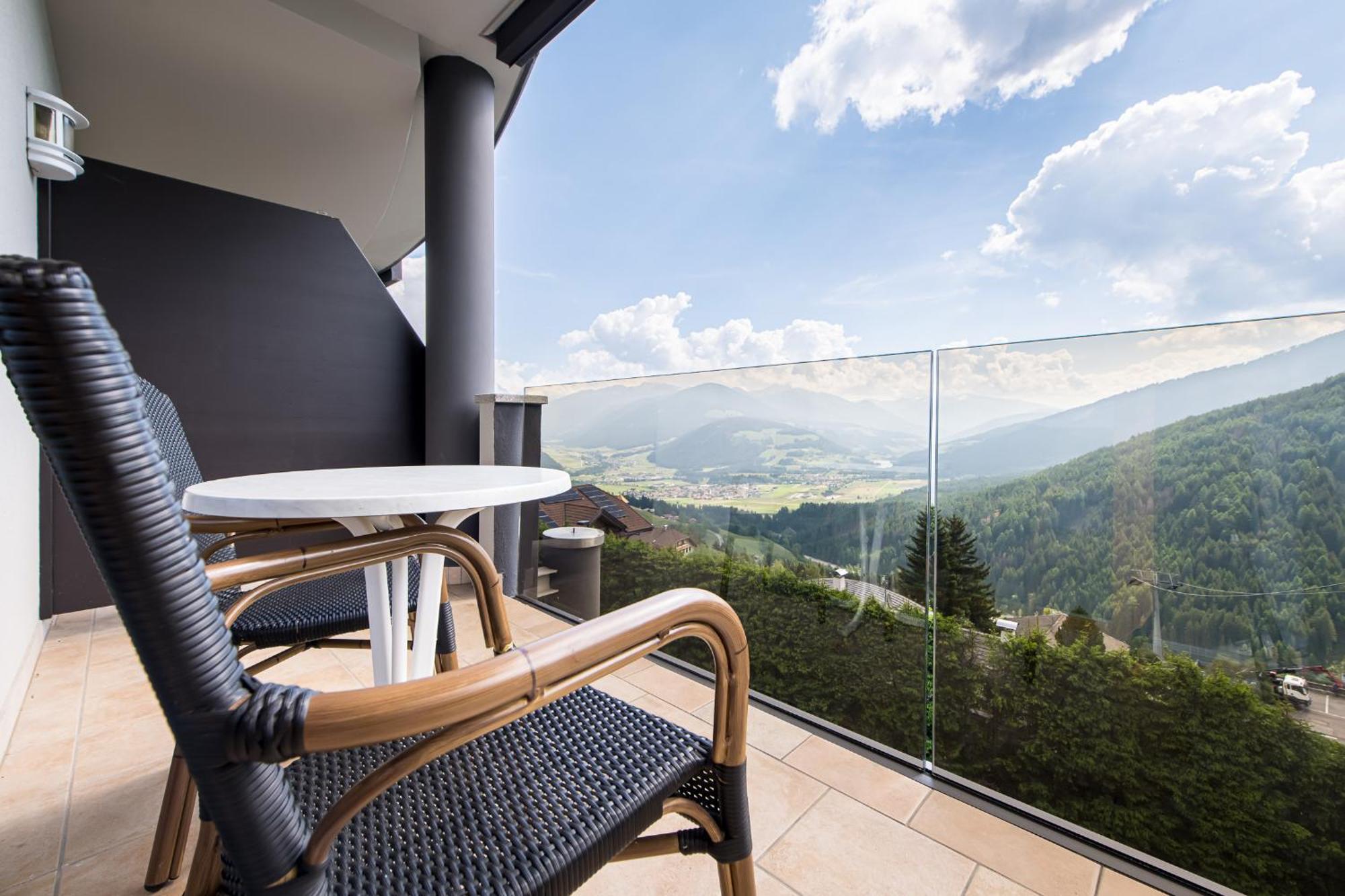 Kronplatz-Resort Hotel Kristall ヴァルダーオラ エクステリア 写真
