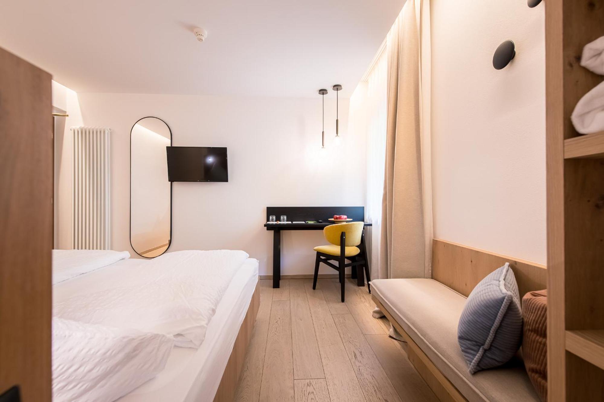 Kronplatz-Resort Hotel Kristall ヴァルダーオラ エクステリア 写真