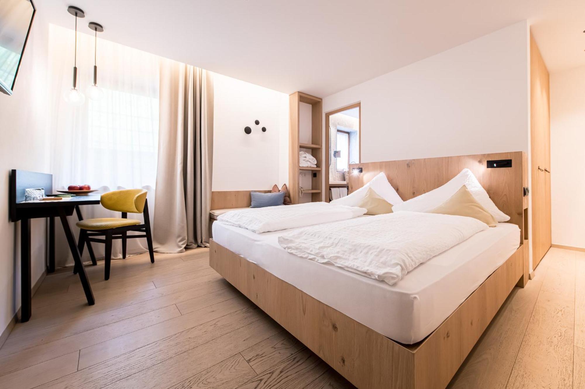 Kronplatz-Resort Hotel Kristall ヴァルダーオラ エクステリア 写真