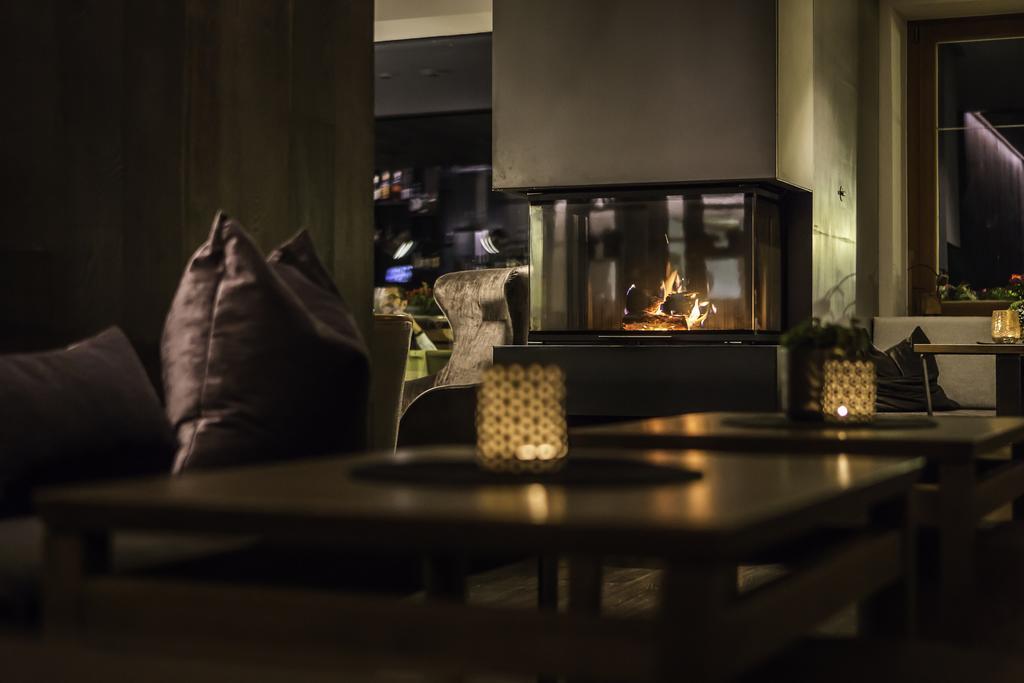 Kronplatz-Resort Hotel Kristall ヴァルダーオラ エクステリア 写真